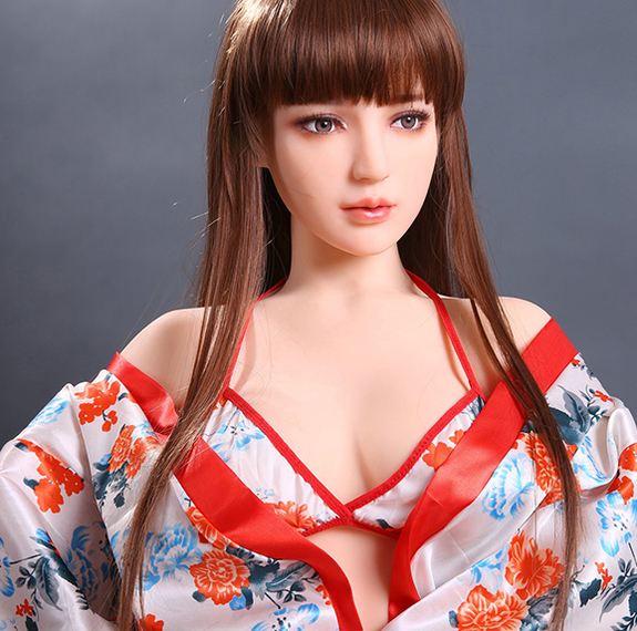 日本歌姬Yiyoulan邑由蘭．全實體矽膠不銹鋼變形骨骼娃娃 真人版168公分